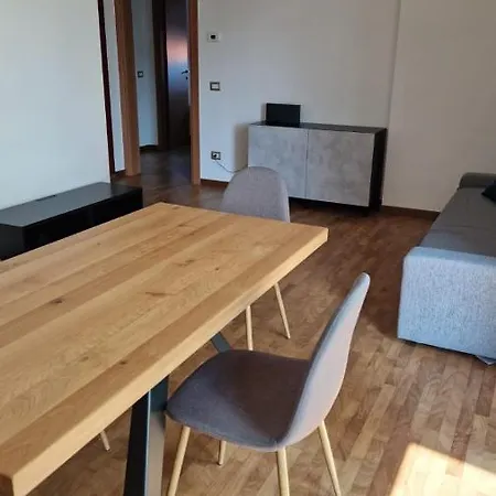 Nolo - Ampio Trilocale Con Terrazzino ميلان